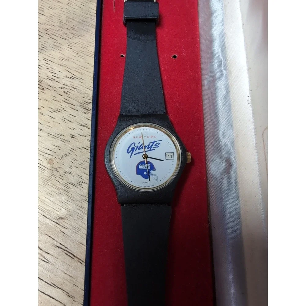 New York Giants Watch Bradley Quartz NFL Licensed Hard Case  Needs Battery.‎